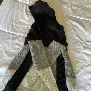 Pocketed cardigan